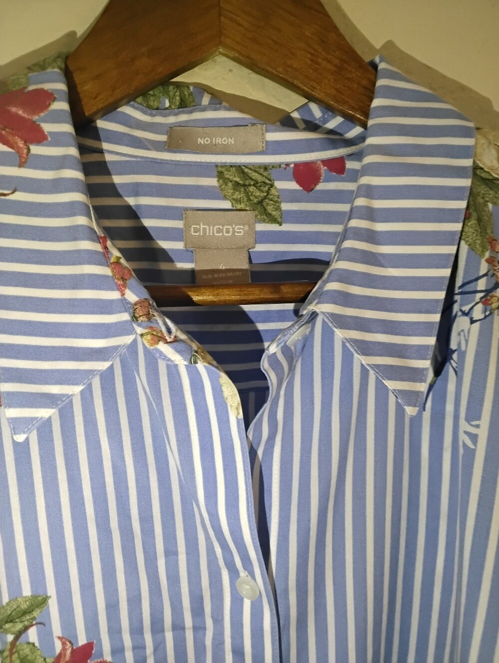 Chicos Button Down Non Iron Shirt Womens XXL Blue White Stripe Beige Red Floral - Picture 2 of 10